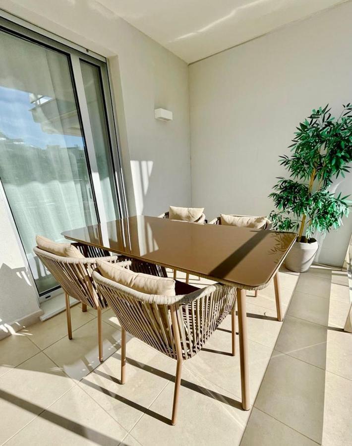 Marina Real 82 By Homeprive Dénia Extérieur photo